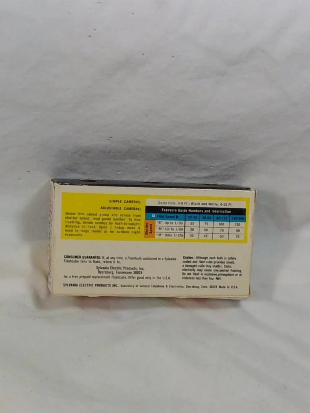 VINTAGE SYLVANIA BLUE DOT FLASHCUBES 3 CUBES/12 FLASHES